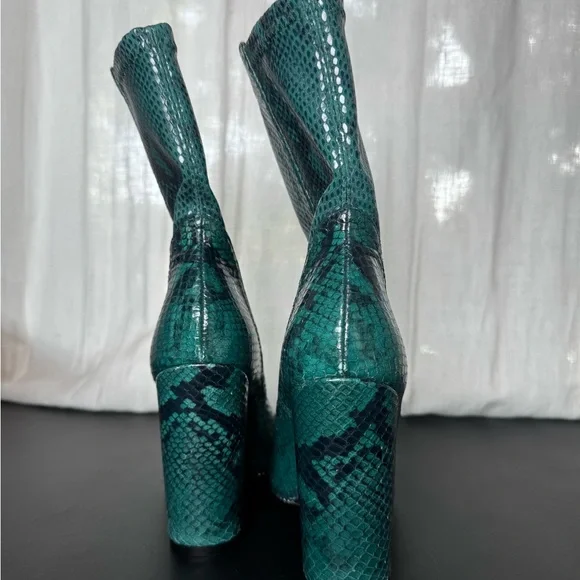 Stuart Weitzman Green Ankle Booties - Picture 2 of 7